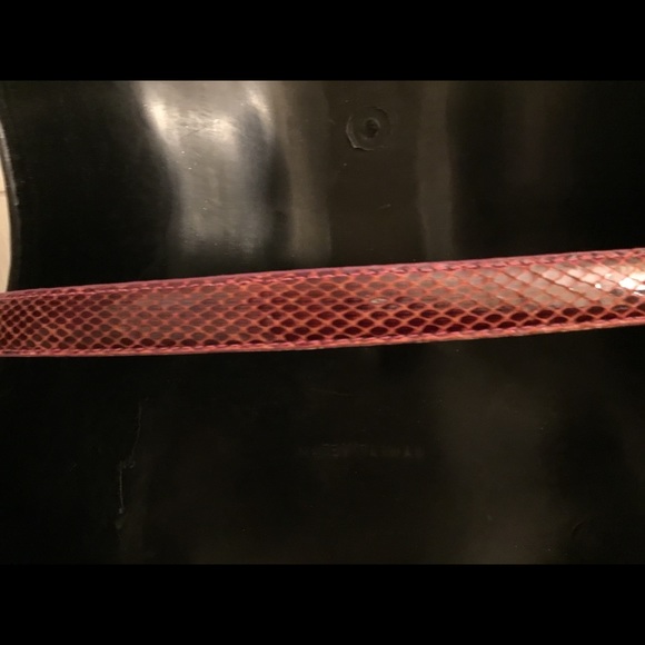 MAGENTA GENUINE SNAKESKIN BELT / GOLD BUCKLE - Picture 5 of 7